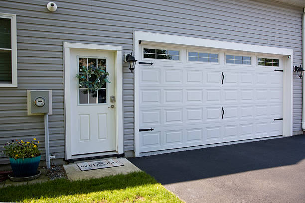 24/7 Emergency Garage Door Panel Replacement experts in Farmington, AR